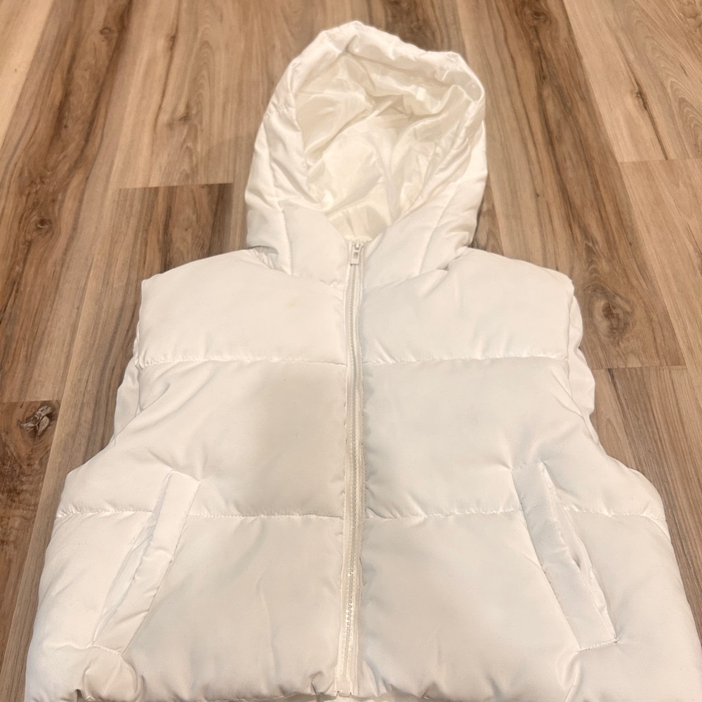 PrettyLittleThing Ivory Puffer Vest